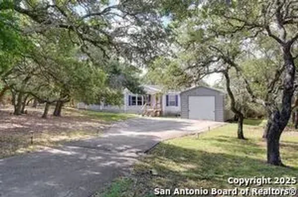 480 Rangeland, Blanco