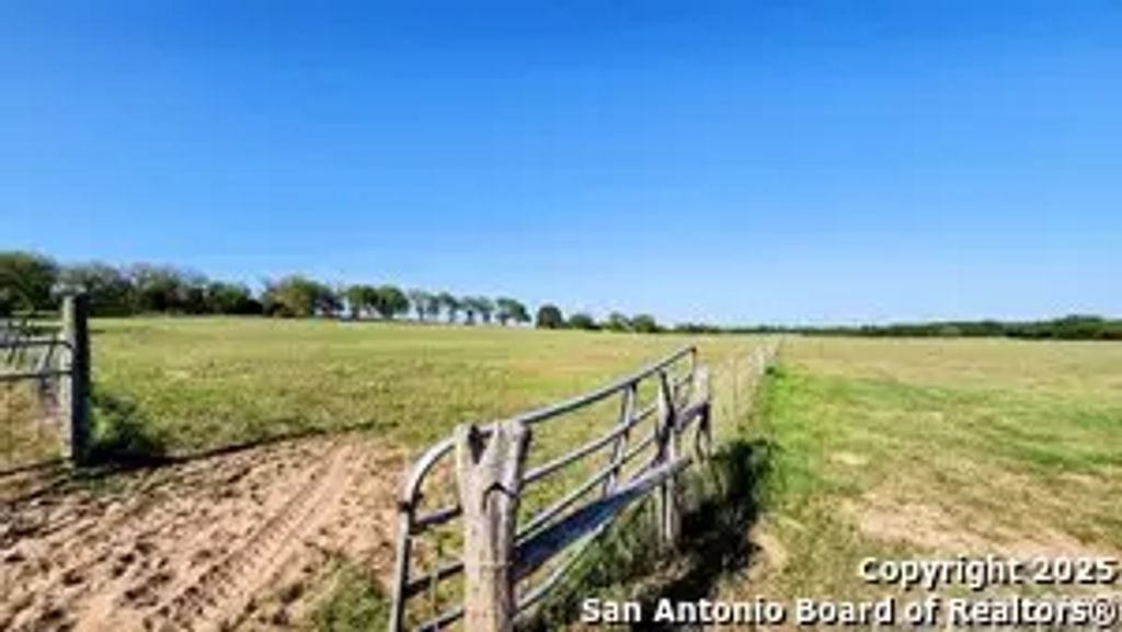 618 Mesquite Pass, Seguin