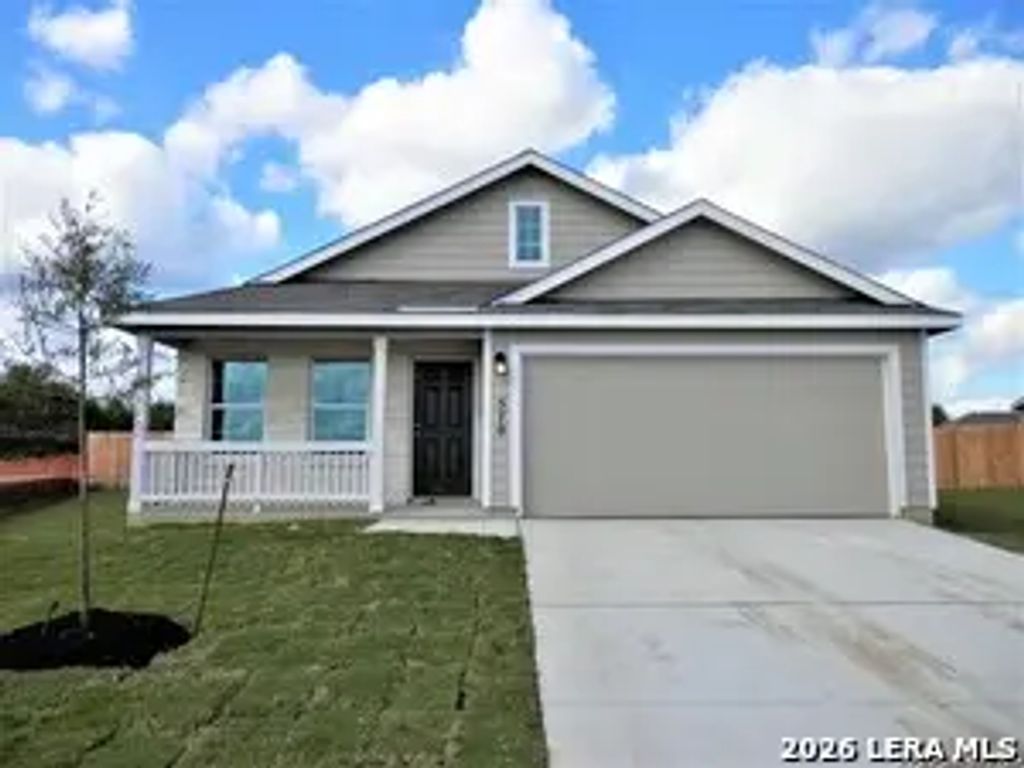 570 Blue Stem Rd, New Braunfels