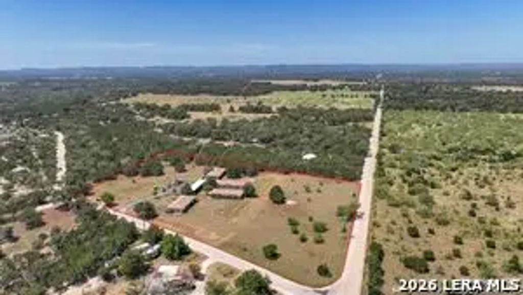 182 Joiner Dr, Bandera