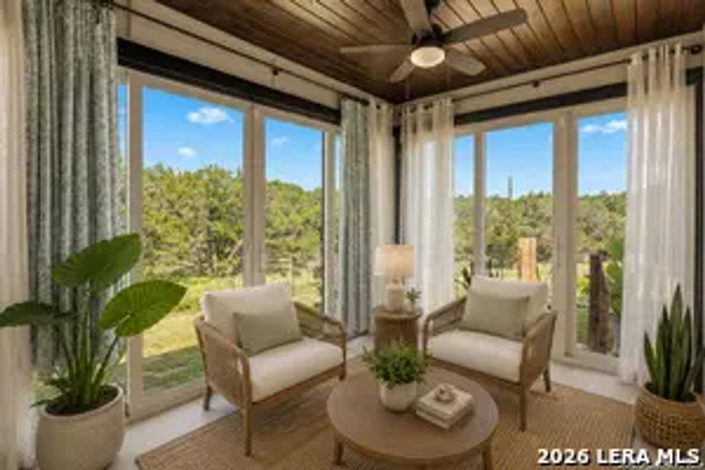 2295 Tanglewood Trl, Spring Branch