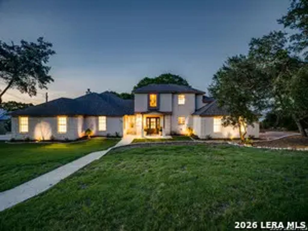 137 Lake View Dr, Boerne