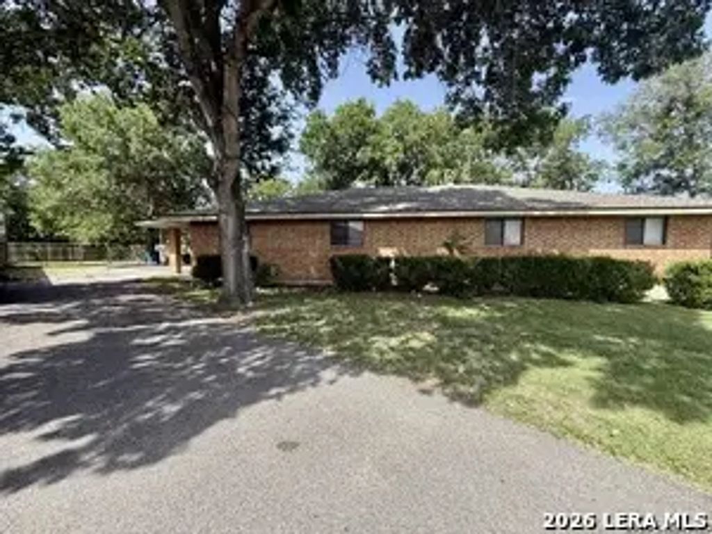 705 Woodcrest Cir, New Braunfels