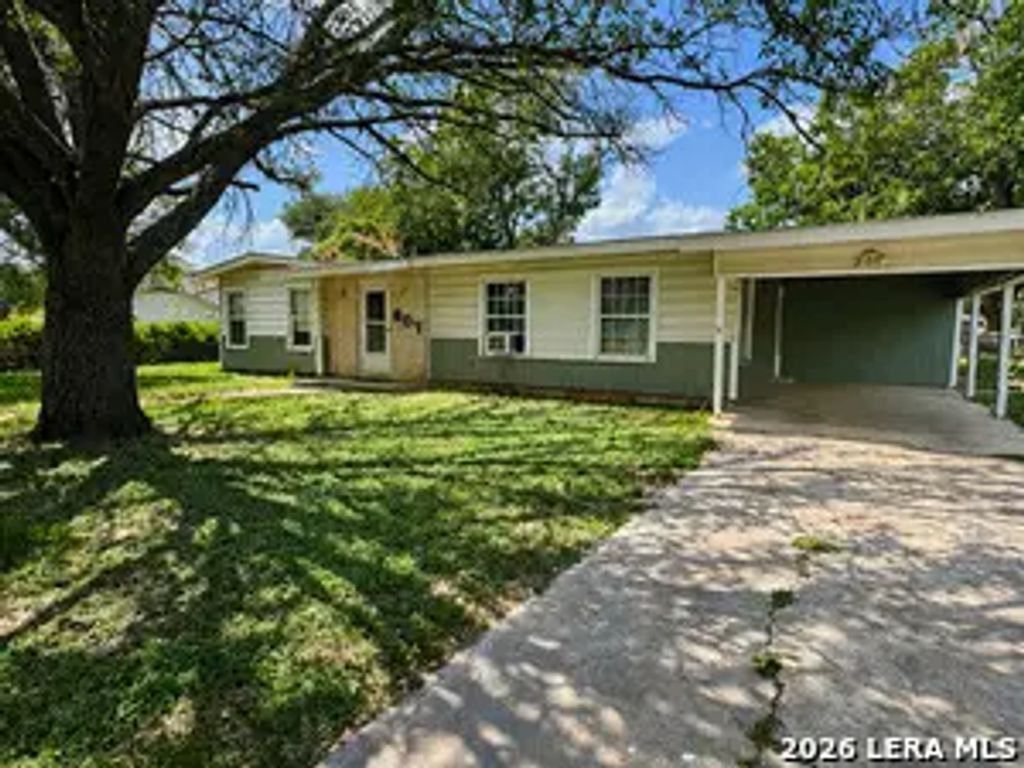 607 Conway Dr, San Marcos
