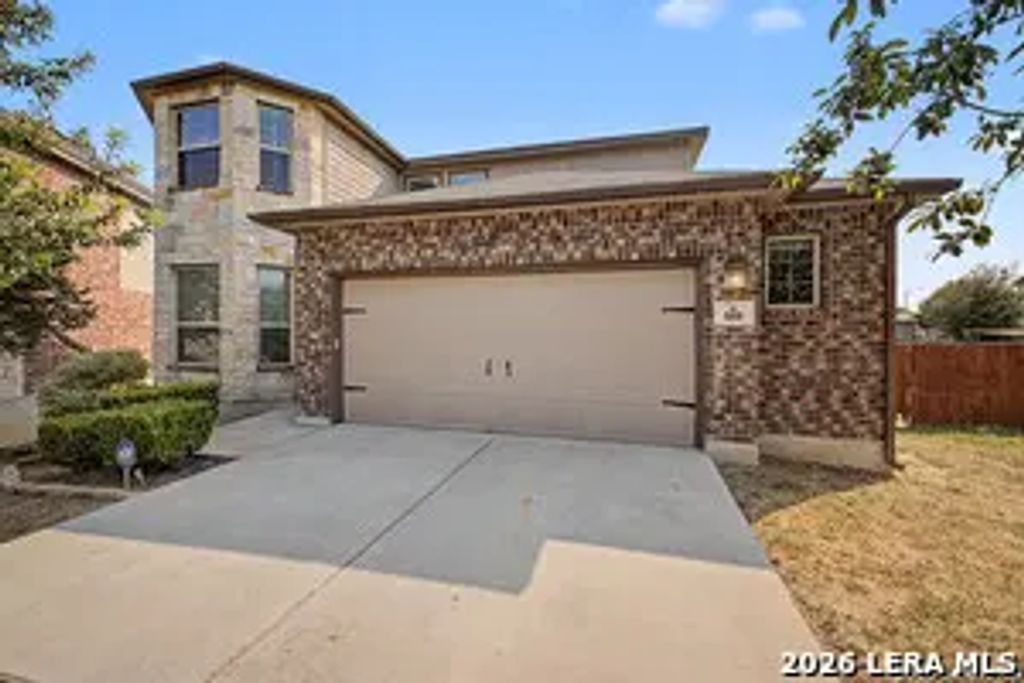 888 Maple Dr, New Braunfels