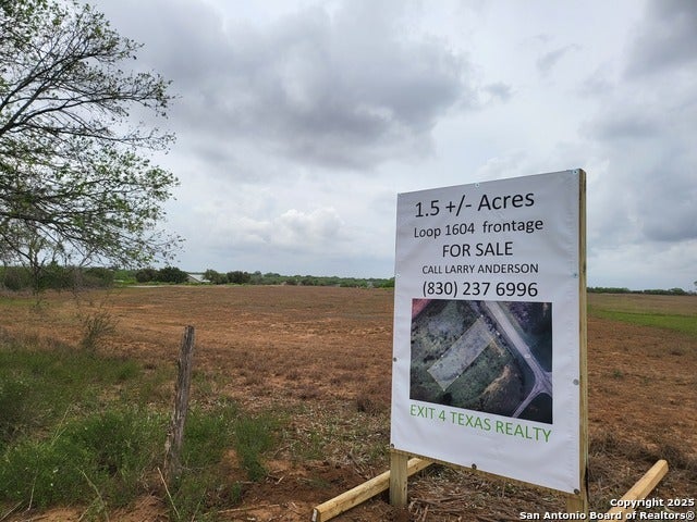 E Loop 1604, St Hedwig