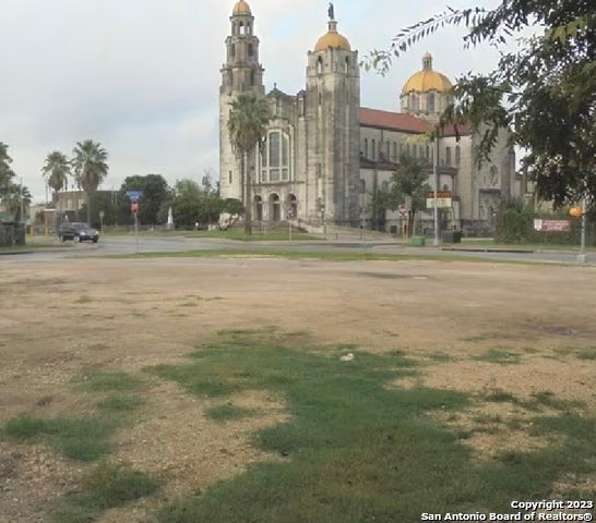 1802 N Zarzamora St, San Antonio