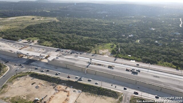 25232 N Highway 281, San Antonio