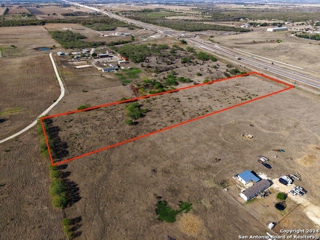 8361 Interstate 10, Seguin