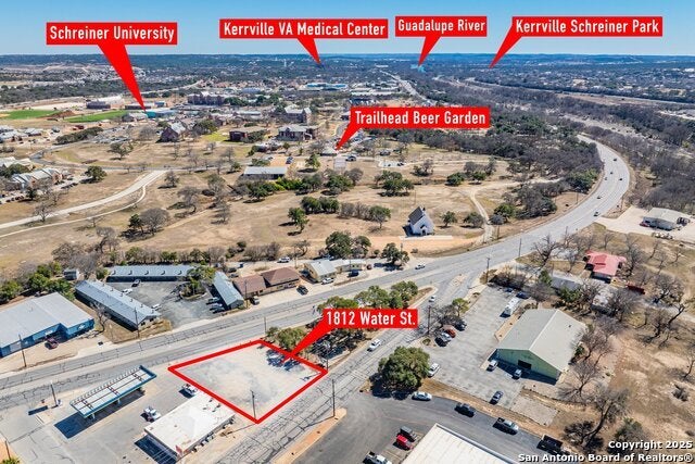 1812 Water St, Kerrville