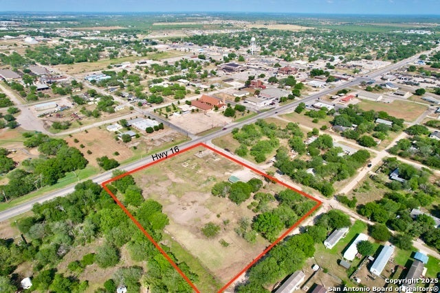 613 Maple, Jourdanton