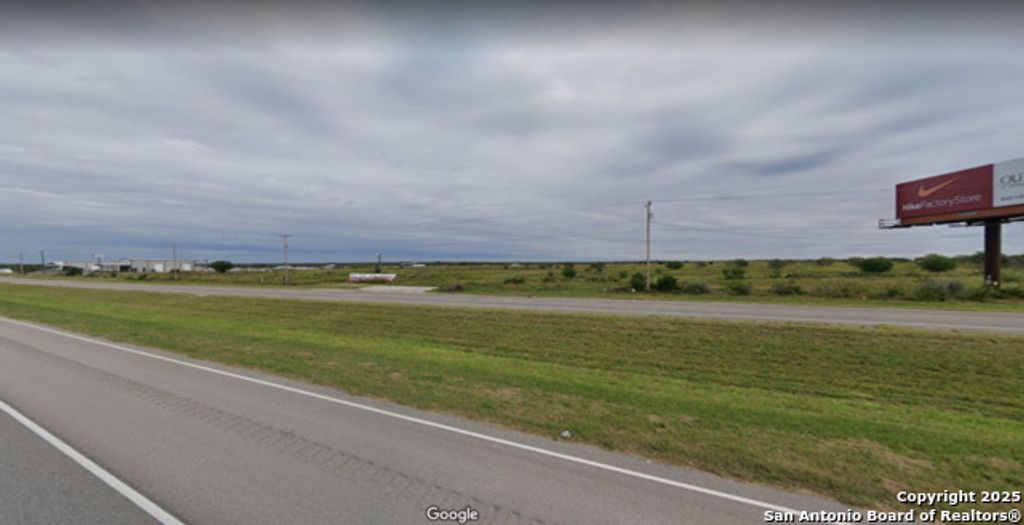 3260 N Highway 37 Access, Three Rivers