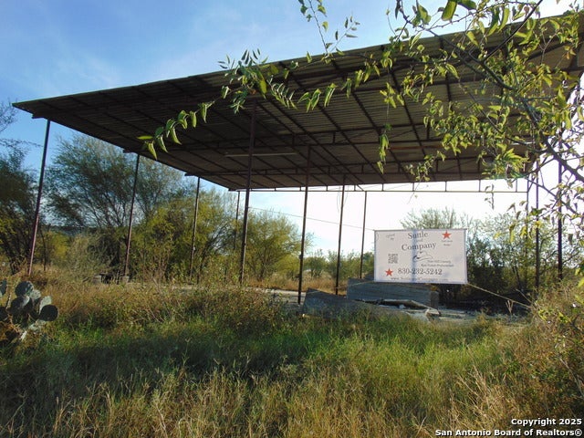 10 Spring, Brackettville