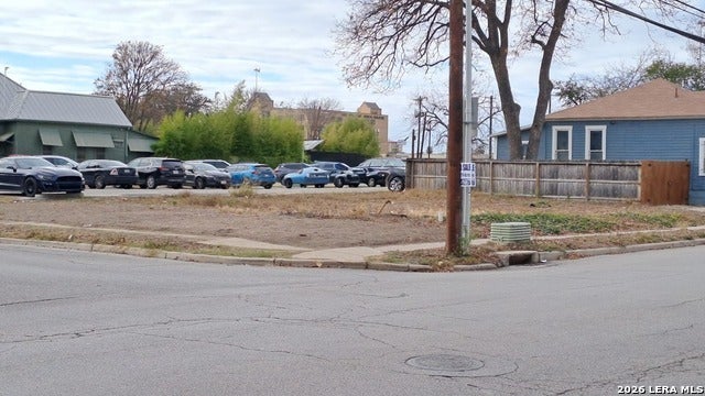 423 Dallas, San Antonio