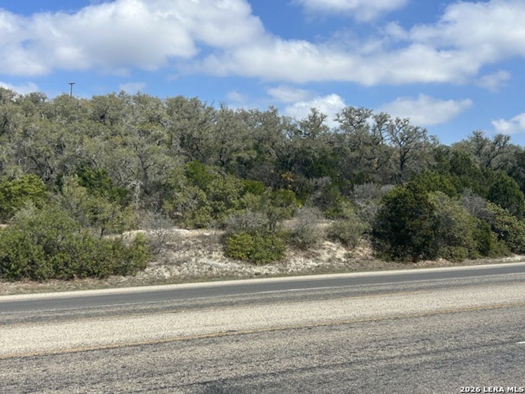 18810 Bandera, Helotes