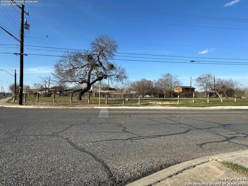3998 Pleasanton Road, San Antonio