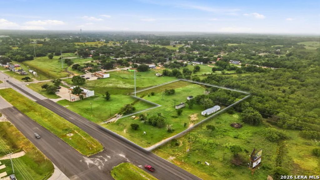 Tbd 10th, Floresville