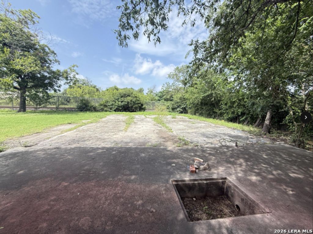 246 W Lachapelle, San Antonio