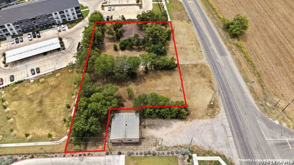 3511 N Austin St, Seguin
