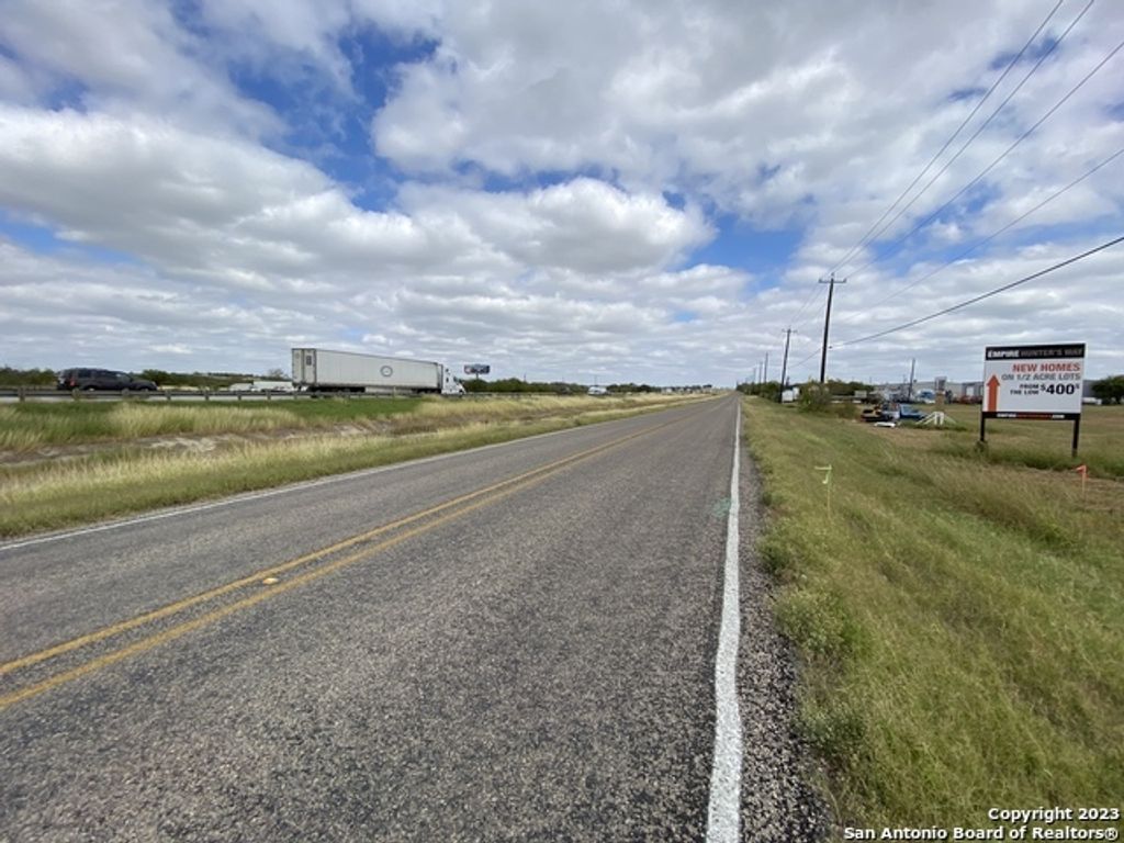 12010 Interstate 10 E, San Antonio