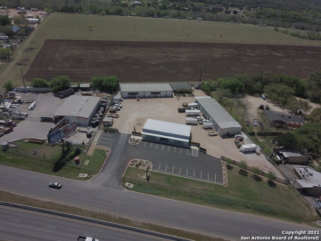 8603 Us Highway 281 N, Spring Branch
