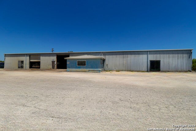 1538 N Highway 123, Karnes City