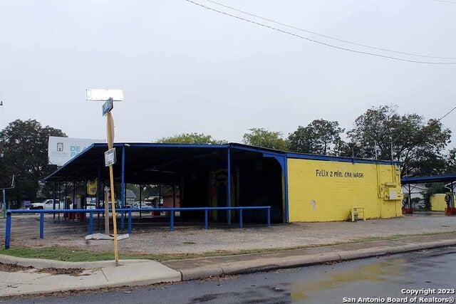 2203 W Commerce St, San Antonio