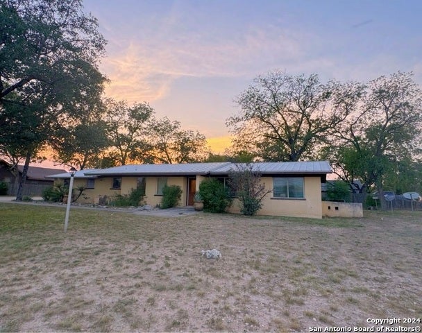 1112 Garner Field Rd, Uvalde