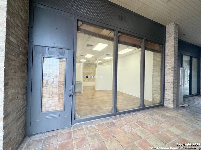 111 S West St, Uvalde