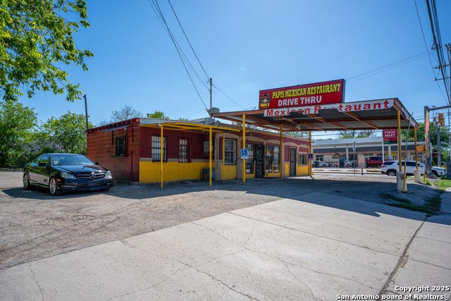 2802 E Houston, San Antonio