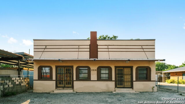 2219 S Flores, San Antonio