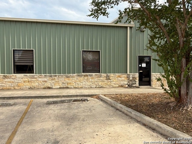 2301 10th St 4, Floresville