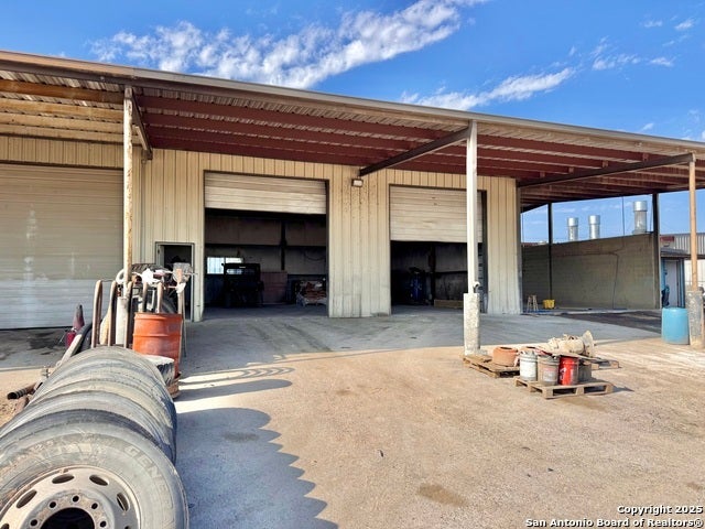 8495 Us Highway 87, San Antonio