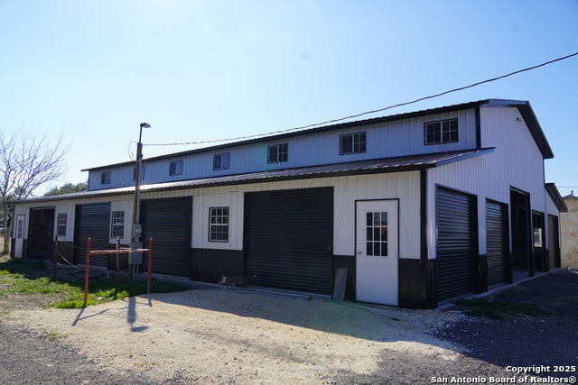 203 Kerr, Rocksprings