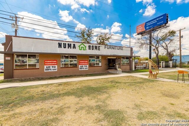 1950 Interstate 35, San Antonio