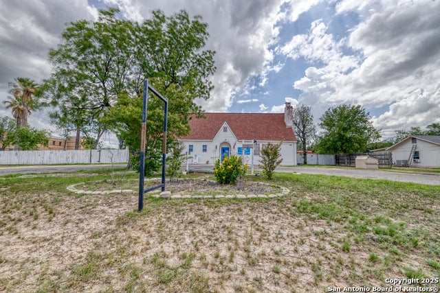 1007 N Getty St, Uvalde