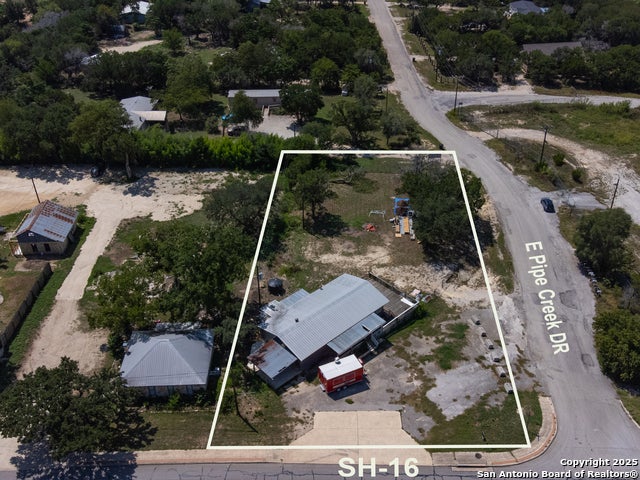 9702 State Highway 16, Pipe Creek