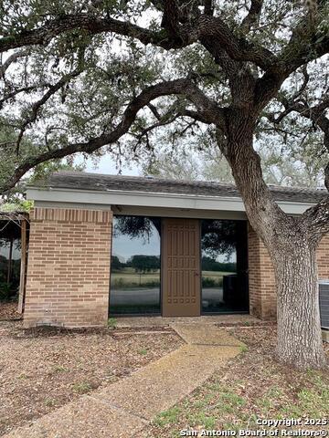 4657 N Business 181, Beeville