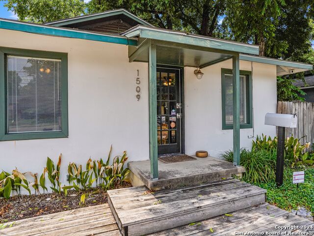 1509 W Koenig, Austin