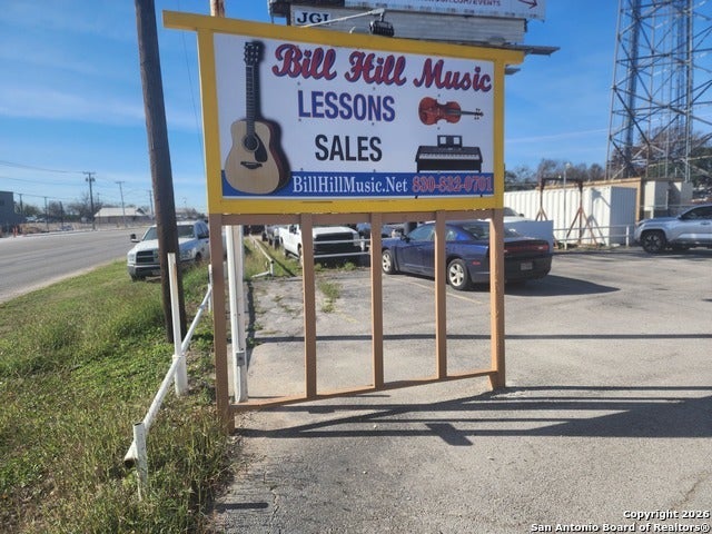 1290 S Business 35, New Braunfels