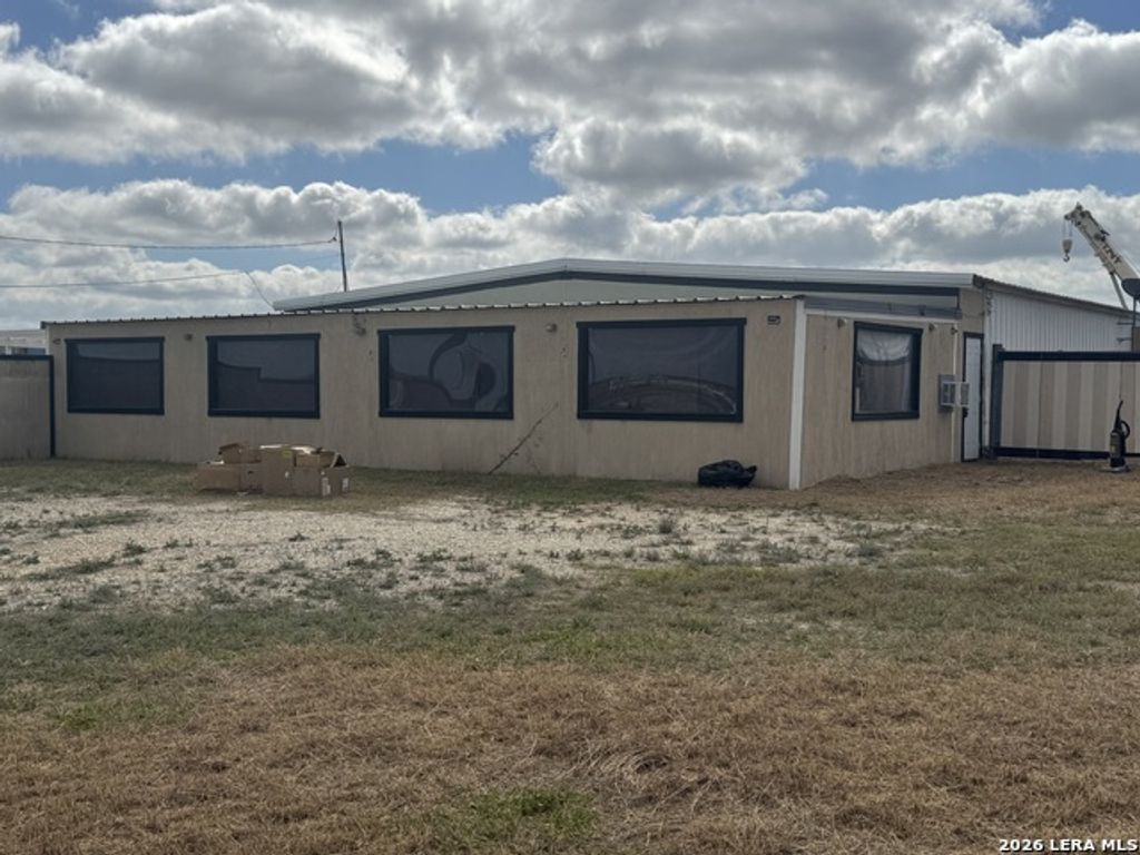 14550 E Interstate 10, Marion