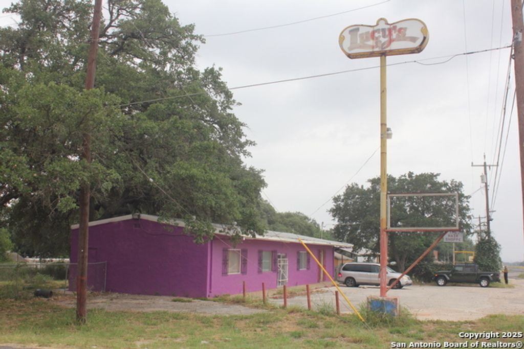 22745 State Highway 16 S, Von Ormy