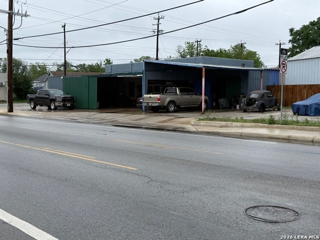 702 Roosevelt, San Antonio