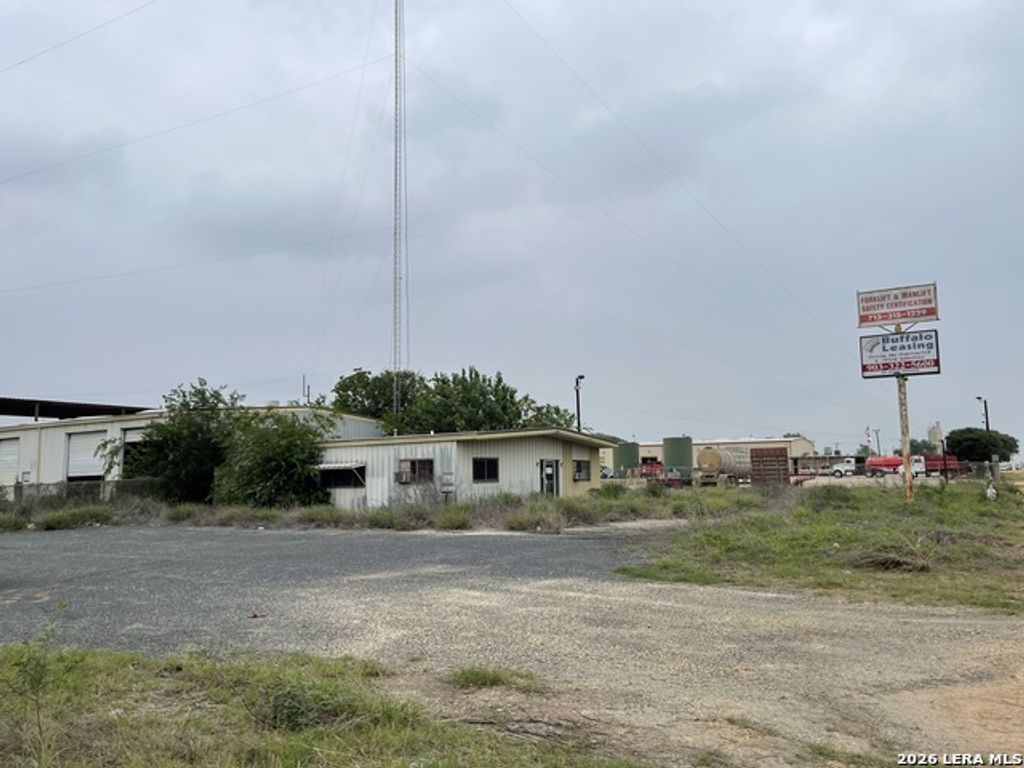 2081 Bi 35 E, Pearsall