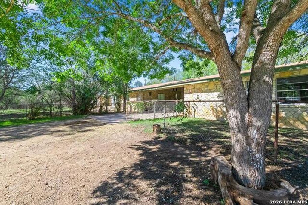 6268 Highway 27, Kerrville