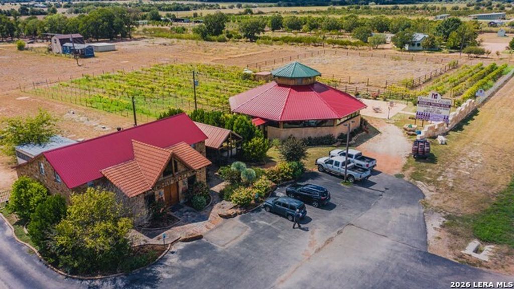 10207 E Us Highway 290, Fredericksburg