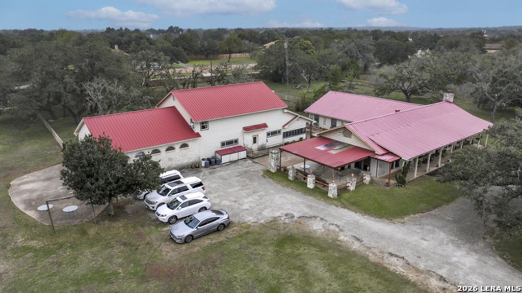 292 W Bartlett Dr, Buda