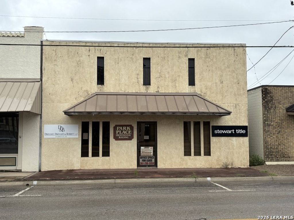 1616 Avenue M, Hondo