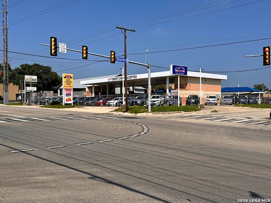 12343 West Avenue, San Antonio