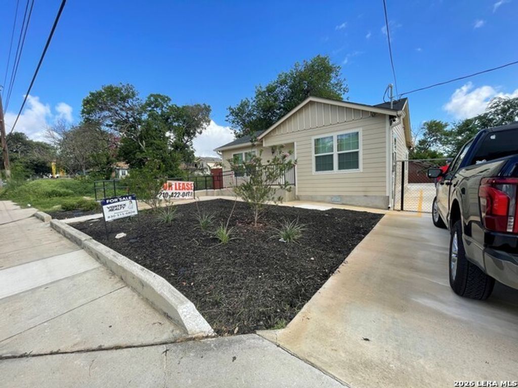 1507 W Hilderbrand, San Antonio